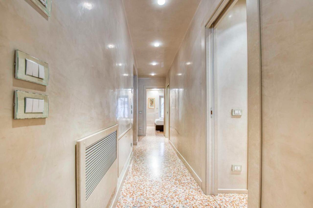 Apartmentsarena - Suite Mercatorum - Piazza Erbe فيرونا المظهر الخارجي الصورة