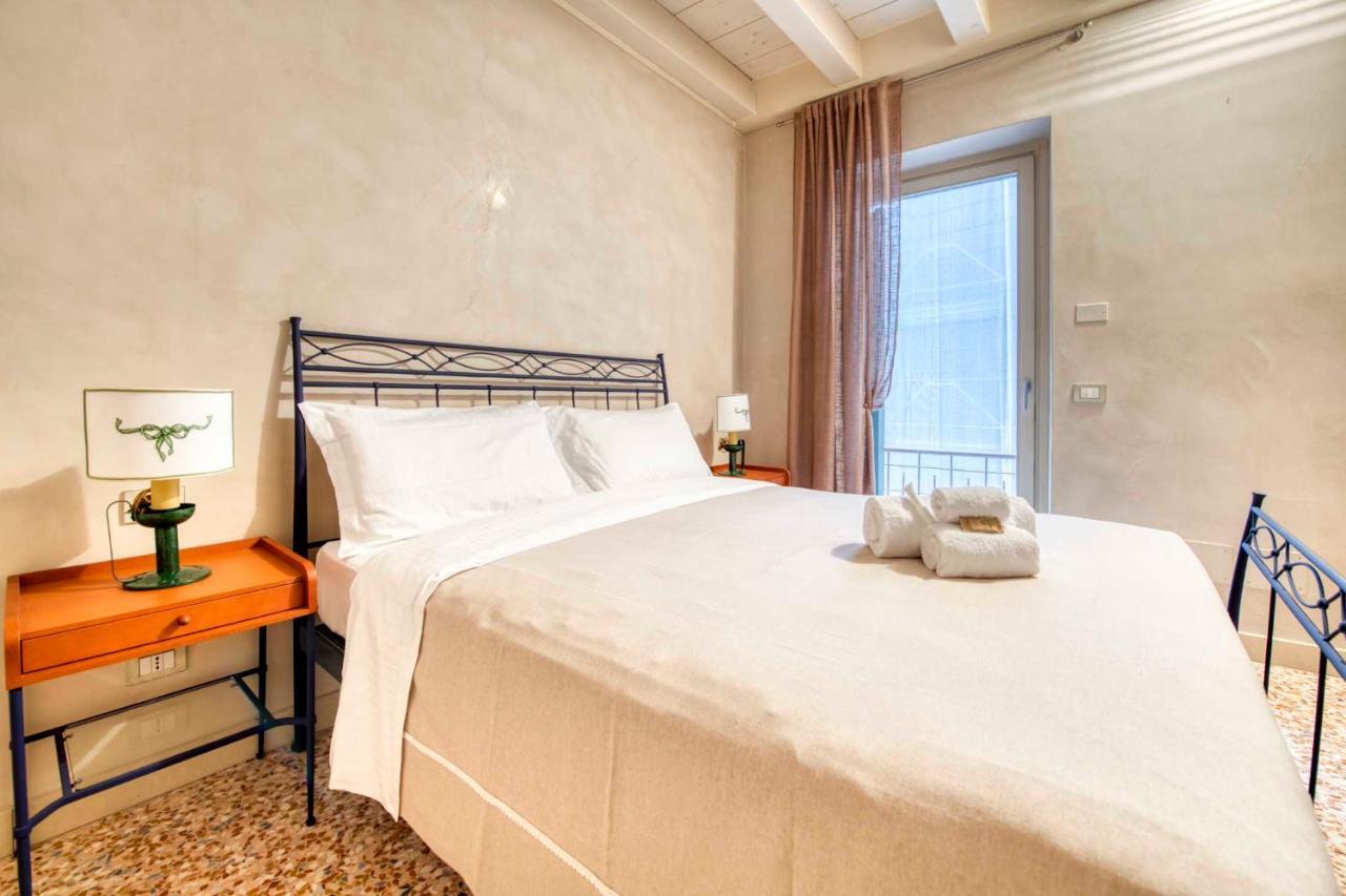 Apartmentsarena - Suite Mercatorum - Piazza Erbe فيرونا المظهر الخارجي الصورة