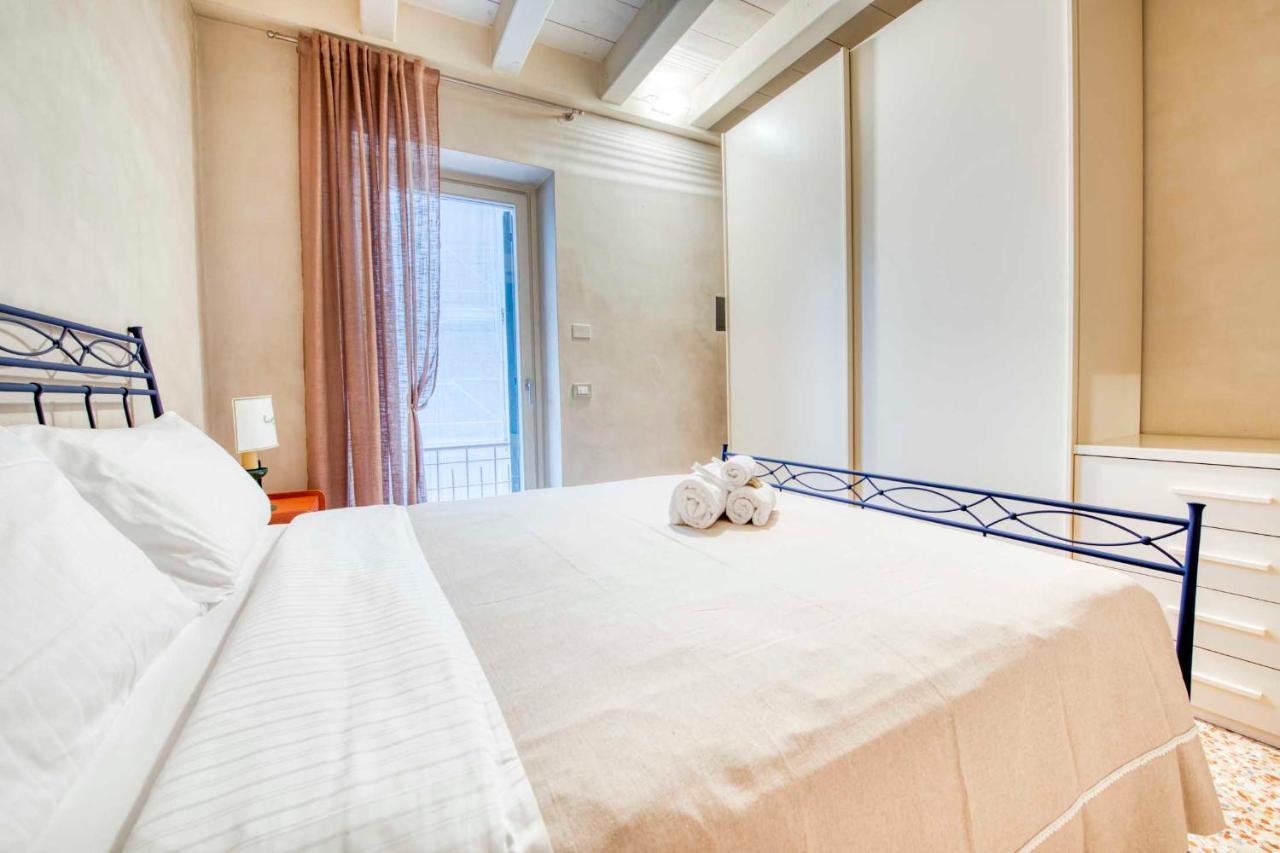 Apartmentsarena - Suite Mercatorum - Piazza Erbe فيرونا المظهر الخارجي الصورة